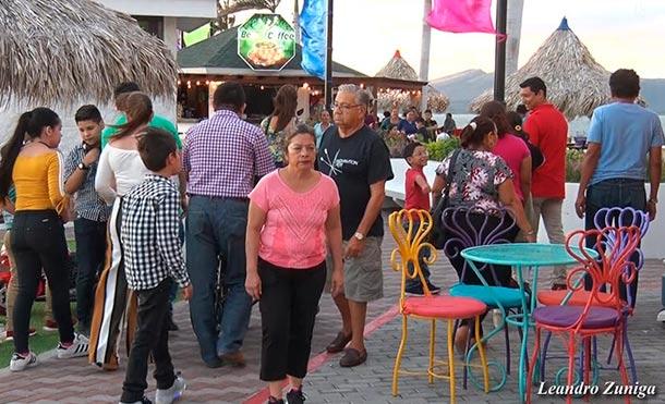Puerto Salvador Allende celebra por adelantado el día del amor y la amistad
