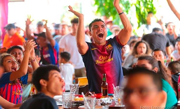 Bares y restaurantes del Puerto Salvador Allende registran lleno con clásico Real Madrid-Barcelona