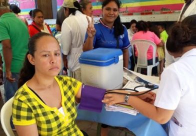 Clínica Móvil del MINSA brinda atención médica a familias del barrio Recreo Norte
