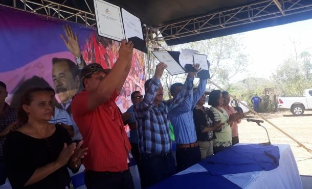 MTI firma contrato que da inicio a las obras de la carretera Achuapa - San Juan de Limay