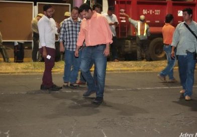 El secretario general de la Alcaldía, Fidel Moreno, en el inicio de las obras. Foto J. Poveda.