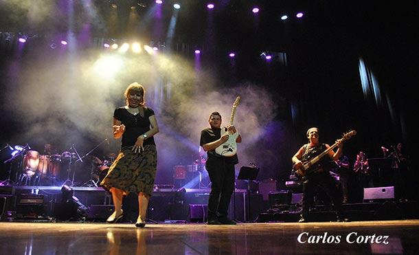 Jubilados se deleitaron con la música de Carlos Santana