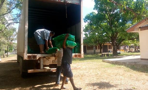 MINED inicia distribución de paquetes escolares en el Caribe Norte