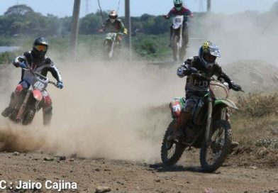 Motocross Nicaragua: Motores rugieron en el Paseo Xolotlán