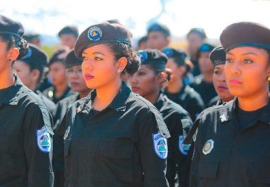 Más de 400 oficiales se integran a la Policía Nacional