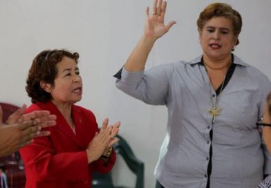 Mujeres al frente de los templos de Dios resaltan el don de la mujer nicaragüense