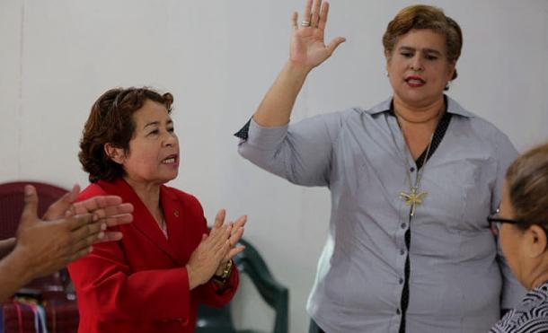 Mujeres al frente de los templos de Dios resaltan el don de la mujer nicaragüense