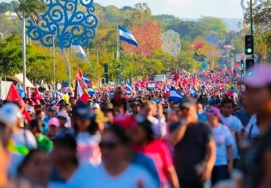 (+Fotos) Pueblo nicaragüense rinde homenaje al comandante Hugo Chávez con multitudinaria caminata