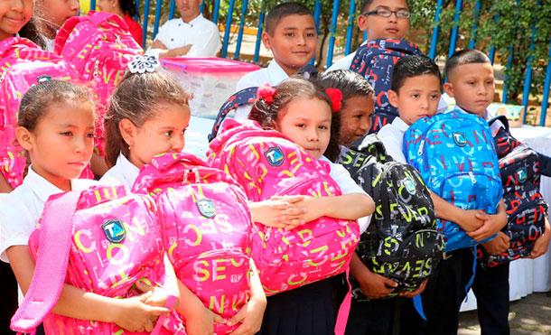 Continúa la distribución de paquetes escolares en toda Nicaragua