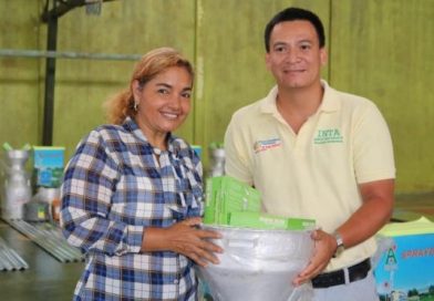 Zelaya Central: Gobierno entrega materiales agrícolas a productores del Programa Bovinos