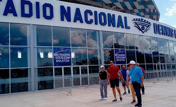 Selección de béisbol de Puerto Rico deslumbrada con nuestro estadio nacional