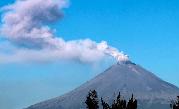México declara la alerta en "amarillo fase 3" por una nueva explosión en el volcán Popocatépetl