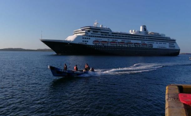 Crucero Volendam arriba una vez más al Puerto de Corinto