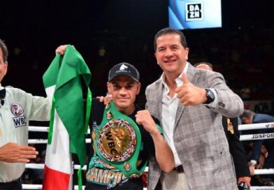 Juan Francisco 'Gallo' Estrada se coronó nuevo campeón mundial Supermosca