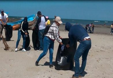 Juventud Sandinista y Movimiento Guardabarranco realizan jornada de limpieza en Masachapa