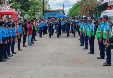 Siuna rinde homenaje a policía caído en cumplimento de su servicio