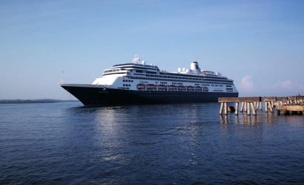 Crucero Volendam nuevamente visita el Puerto de Corinto