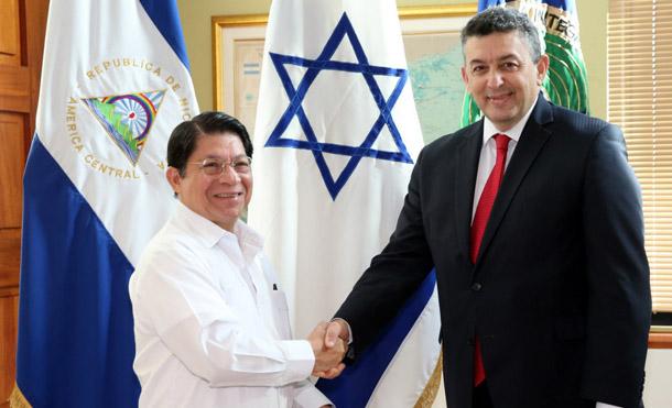 Embajador de Israel presenta cartas de estilo al canciller de Nicaragua 