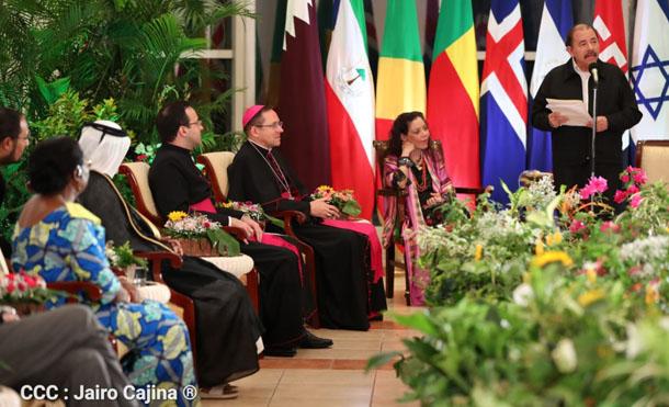 Presidente Daniel Ortega y vicepresidenta Rosario Murillo reciben cartas credenciales de nuevos embajadores