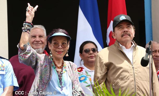 Presidente Daniel Ortega y vicepresidenta Rosario Murillo presiden homenaje al general Sandino