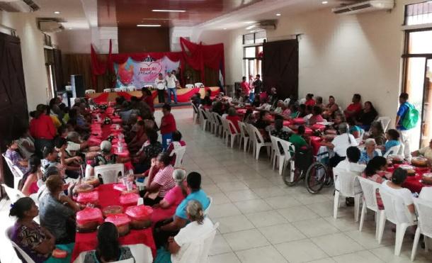 Alcaldía de Chinandega festeja a las madres de héroes y mártires