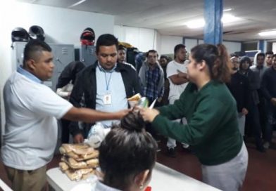 Gobierno brinda apoyo a connacionales deportados de Estados Unidos