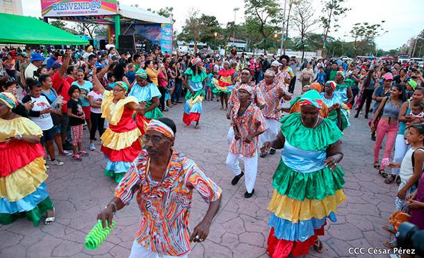 Familias disfrutaron de las fiestas de Mayo Ya en la capital