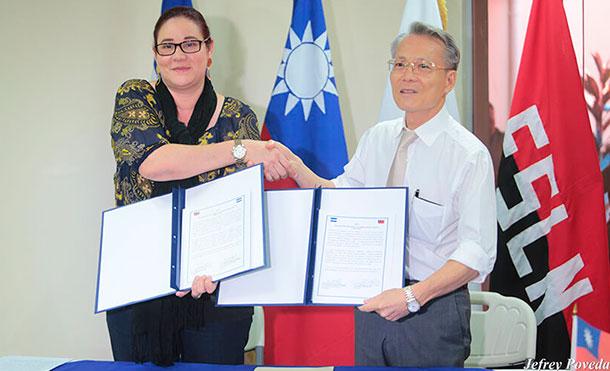 Embajada de China-Taiwán entrega donación de ropa y utensilios al Sinapred