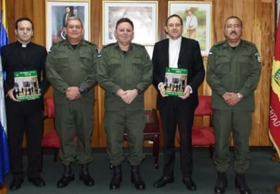 Ejército de Nicaragua Presenta Memoria Anual 2018 al Nuncio Apostólico Waldermar Stanislaw Sommertag