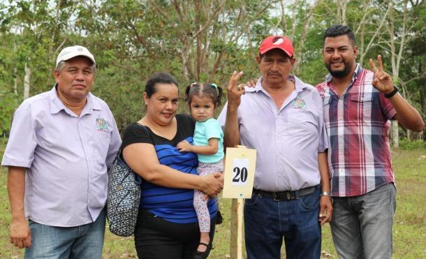 Nueva Guinea: Alcaldía entrega lotes de terreno del Programa Bismarck Martínez en El Coral