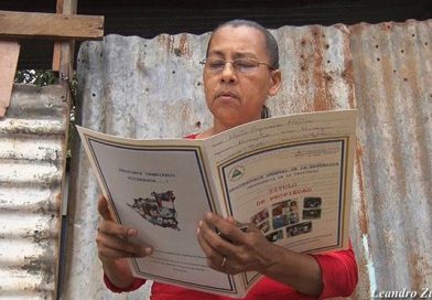 Gobierno de Nicaragua celebra a la madre nicaragüense con entrega de títulos de propiedad