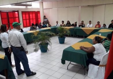 INAFOR sostiene encuentro con mujeres viveristas de la V Región