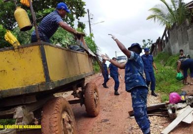 Ejército de Nicaragua participa en jornada de limpieza en Bluefields