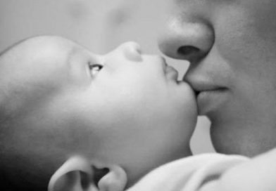 ¿Qué es el beso de la muerte? Foto: blogs trastadasdemama