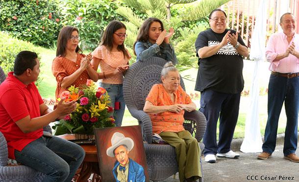 Festejan 86 años de vida de Blanca Segovia Sandino Aráuz