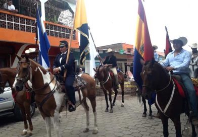 Familias de Juigalpa participan en desfile olímpico