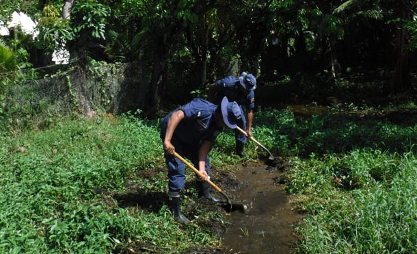 Ejército de Nicaragua participa en jornada de limpieza en el Puerto el Bluff