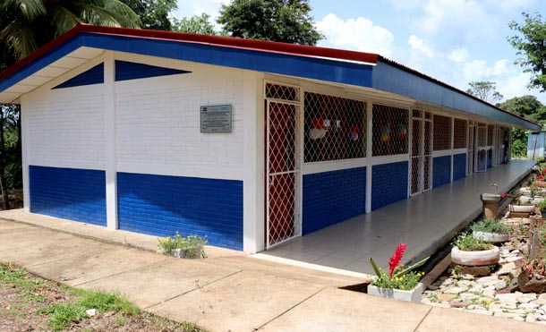 MINED rehabilita aulas de clases en Nueva Guinea