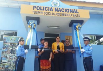Familias de El Jícaral, inauguran estación policial