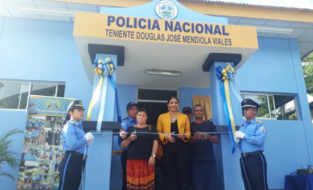 Familias de El Jícaral, inauguran estación policial