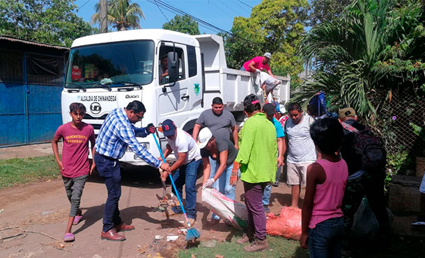Realizan intensa jornada de limpieza contra el dengue en barrios de Chinandega