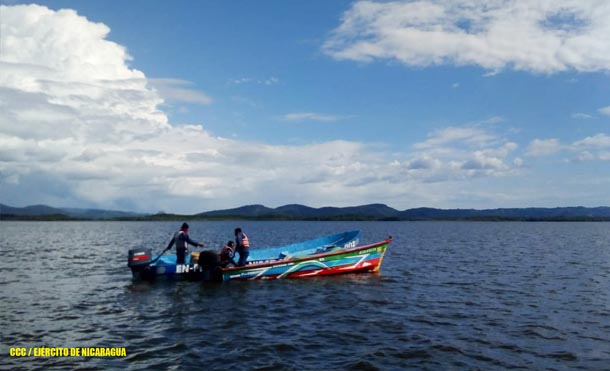 Fuerza Naval informa que retuvo dos personas y una embarcación por robo de camarones