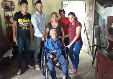 Gobierno sandinista entrega sillas de ruedas a personas con discapacidad en Chontales