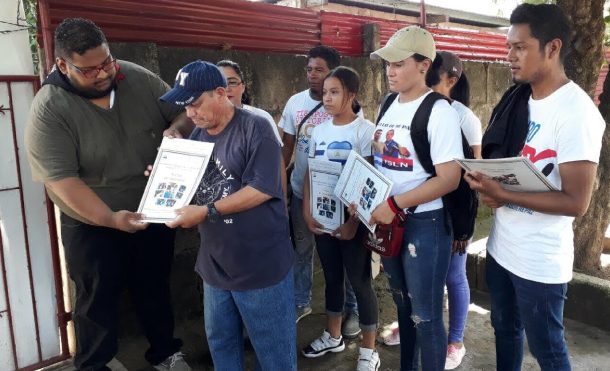 Familias de Ciudad Sandino reciben su título de propiedad
