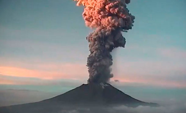 Se registra una nueva explosión en el volcán Popocatépetl - México 