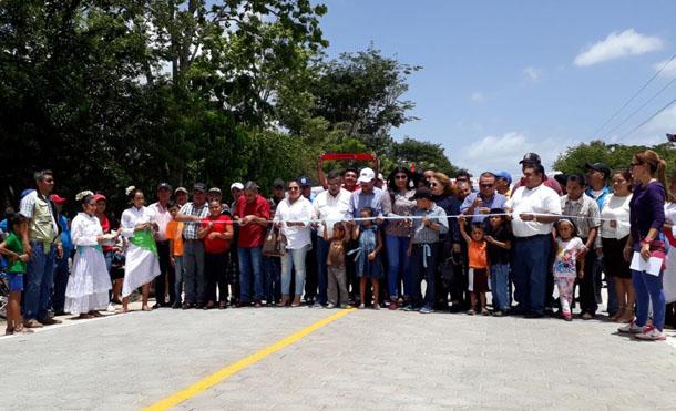 MTI inaugura vía adoquinada Teotecacinte - El Porvenir, en Jalapa 