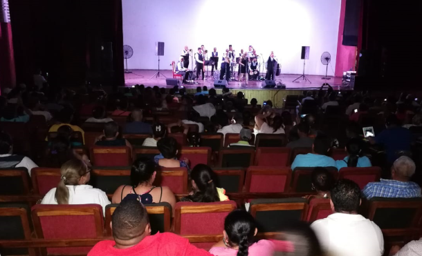 Realizan concierto musical de la Orquesta “Tony Guzmán y su Poder Latino” en el municipio de Corinto