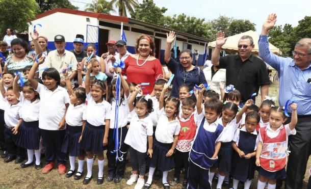 Familias de Ciudad Sandino inauguran rehabilitación del colegio Carolina Calero