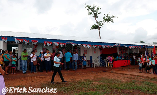 Inauguran Escuela Gregorio Leocadio Torres en el municipio de Rosita