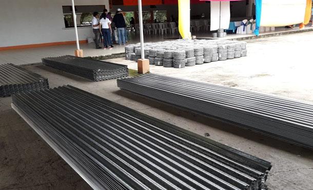 Frente Sandinista entrega materiales de construcción a productores de Chontales